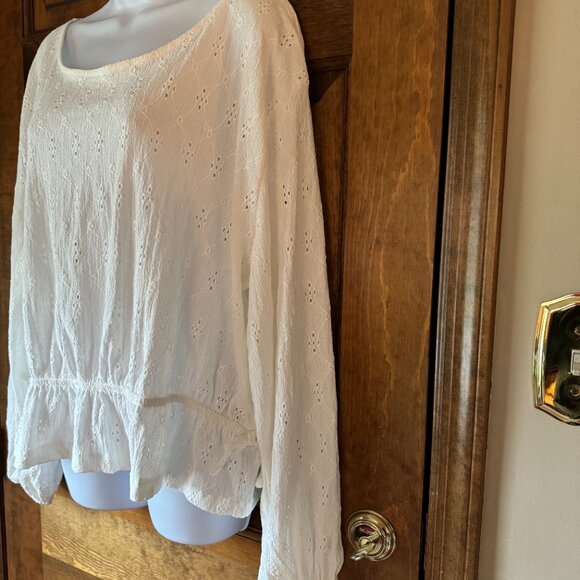 NWT H&M White Eyelet Pullover Top w/Peplum Size 2XL - Picture 6 of 12